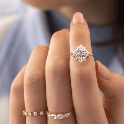 Solitaire-Oval Lab Grown Diamond Engagement Ring