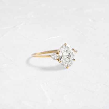 Solitaire-Oval Lab Grown Diamond Engagement Ring