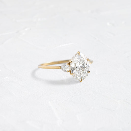 Solitaire-Oval Lab Grown Diamond Engagement Ring