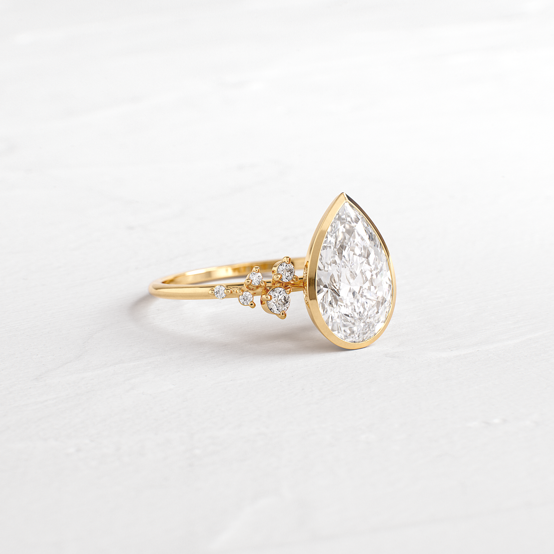 Solitaire-Oval Lab Grown Diamond Engagement Ring