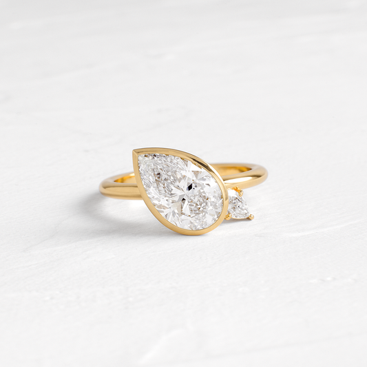Solitaire-Oval Lab Grown Diamond Engagement Ring