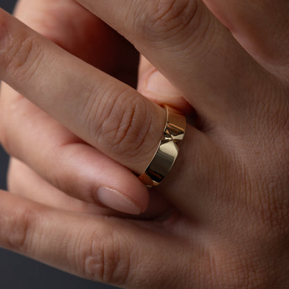 Classic- Men's Wedding Band