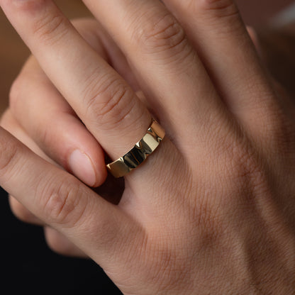 Classic- Men's Wedding Band