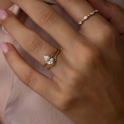 Solitaire-Oval Lab Grown Diamond Engagement Ring