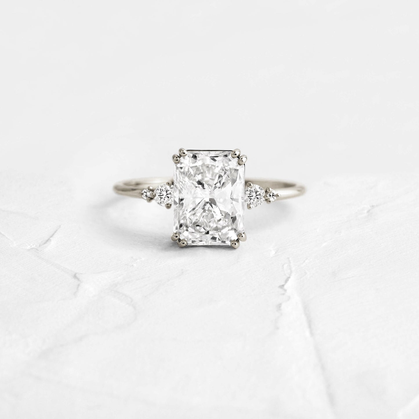 Solitaire-Oval Lab Grown Diamond Engagement Ring