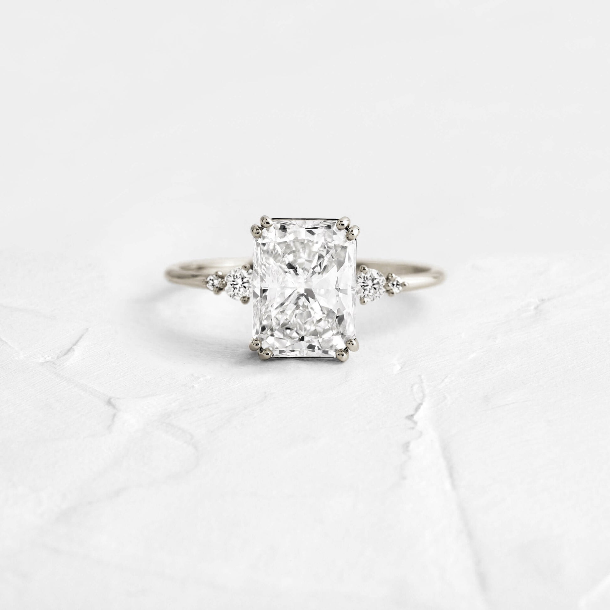Solitaire-Oval Lab Grown Diamond Engagement Ring