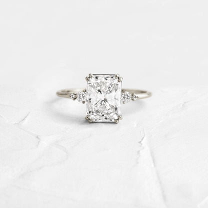 Solitaire-Oval Lab Grown Diamond Engagement Ring