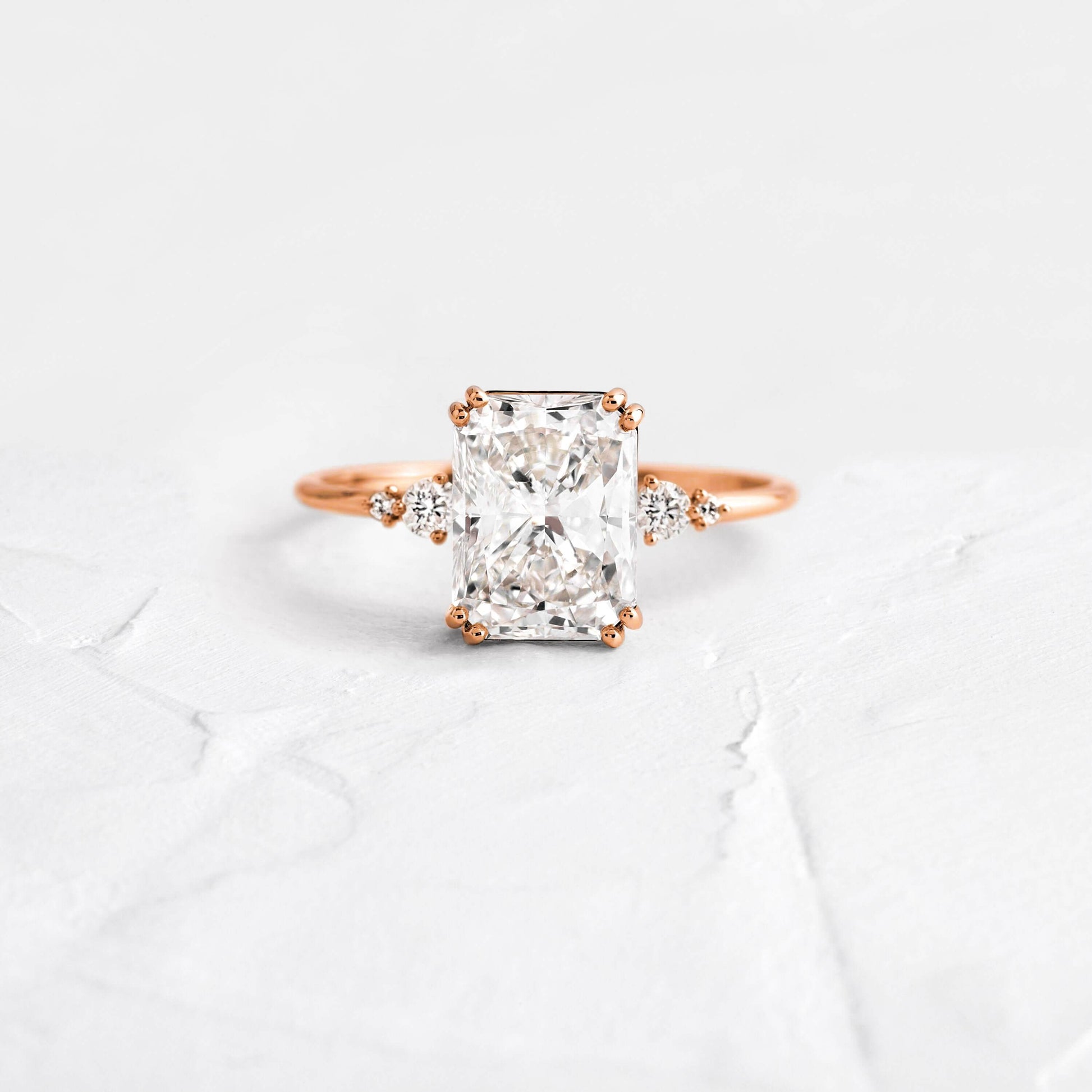 Solitaire-Oval Lab Grown Diamond Engagement Ring