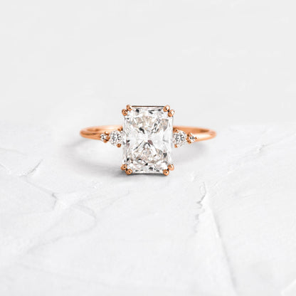 Solitaire-Oval Lab Grown Diamond Engagement Ring