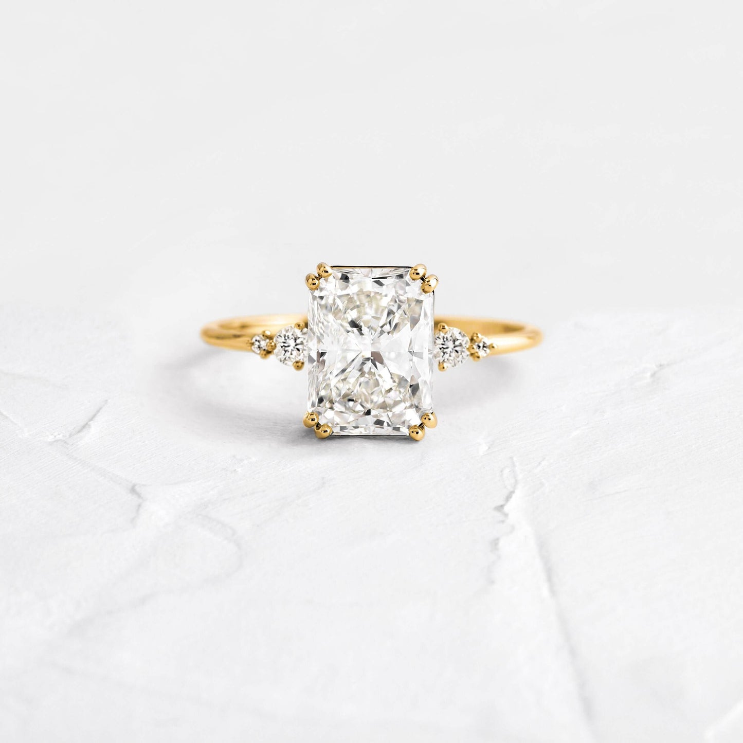 Solitaire-Oval Lab Grown Diamond Engagement Ring