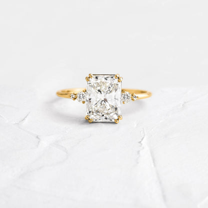 Solitaire-Oval Lab Grown Diamond Engagement Ring