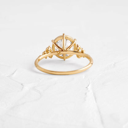 Solitaire-Oval Lab Grown Diamond Engagement Ring