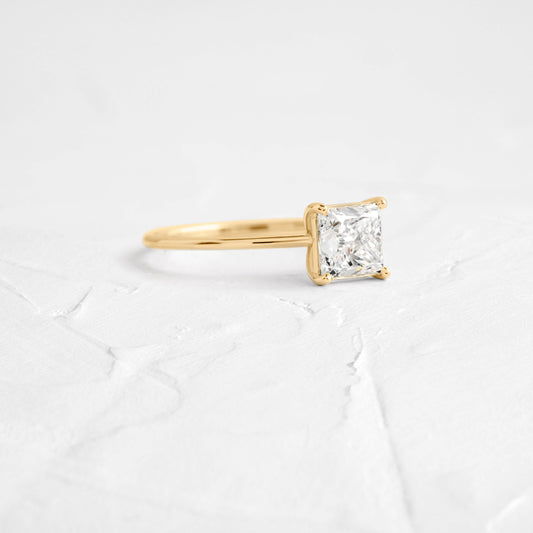 Solitaire-Oval Lab Grown Diamond Engagement Ring
