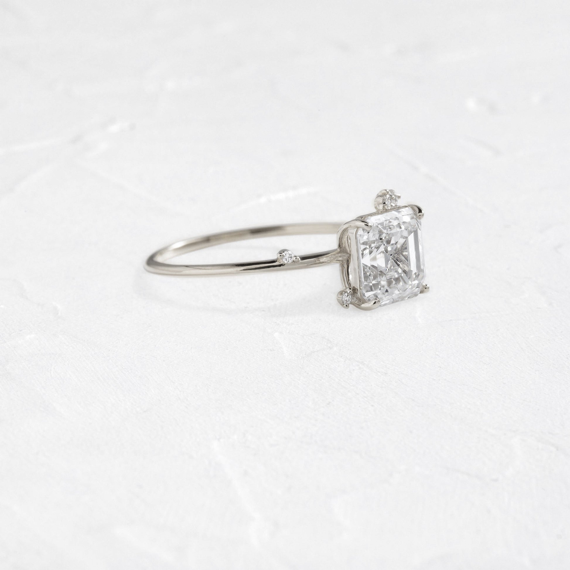 Solitaire-Oval Lab Grown Diamond Engagement Ring