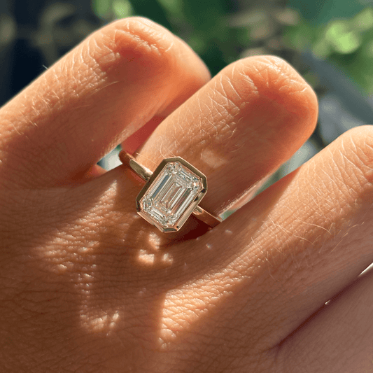 Solitaire-Oval Lab Grown Diamond Engagement Ring