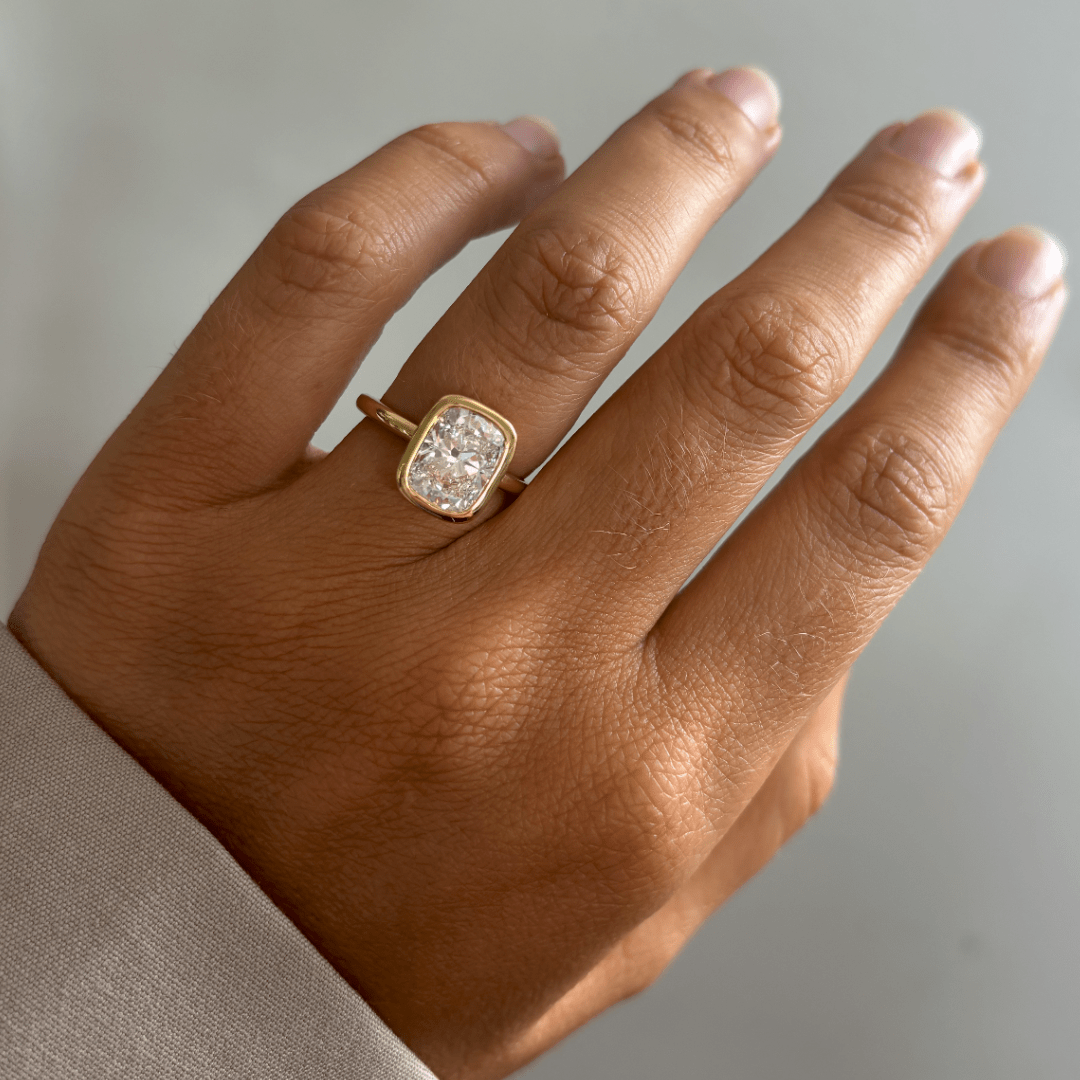 Solitaire-Oval Lab Grown Diamond Engagement Ring