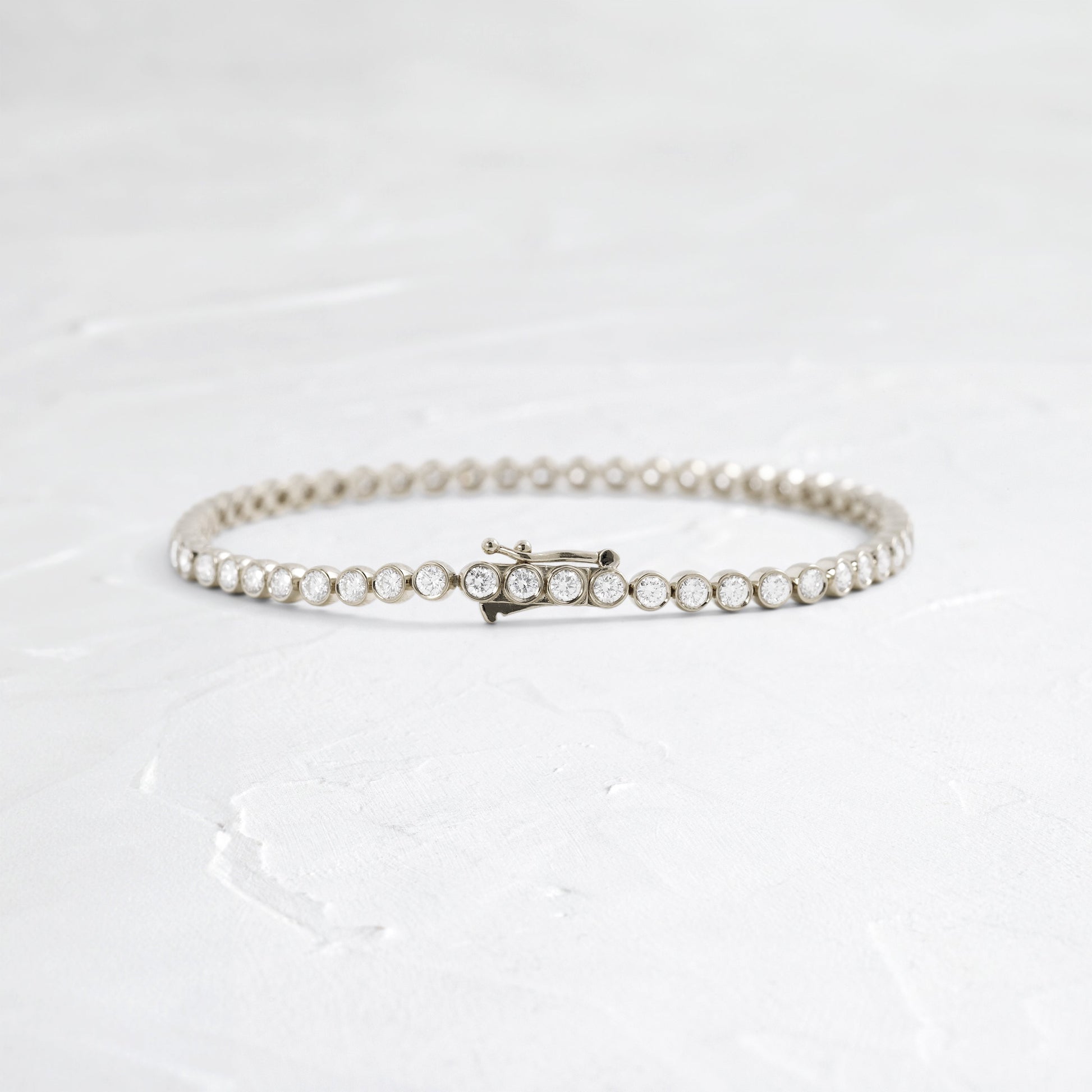 Solitaire Bezel-1.0 CT Oval Lab Grown Diamond Bracelets