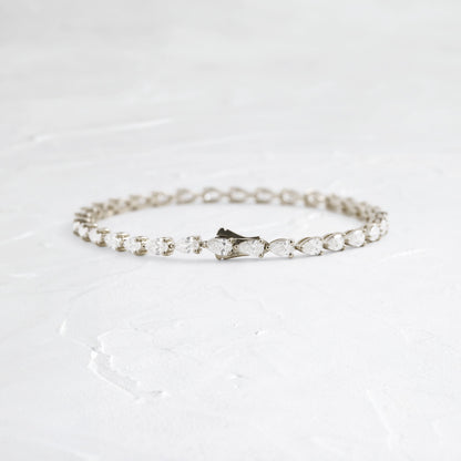 Solitaire Bezel-1.0 CT Oval Lab Grown Diamond Bracelets