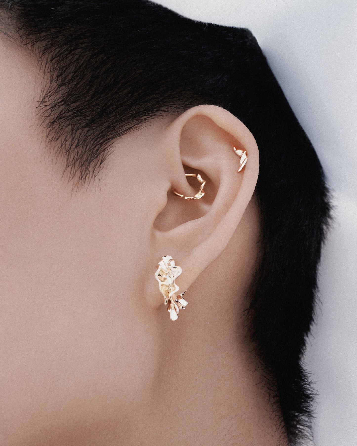 Elegant Twisted Gold Hoop Earring 4
