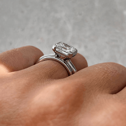 Solitaire-Oval Lab Grown Diamond Engagement Ring