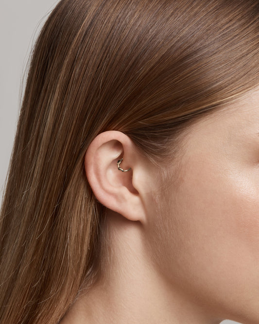 Elegant Twisted Gold Hoop Earring 2