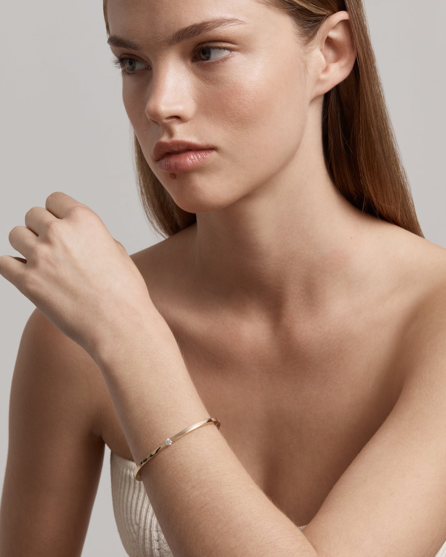 Elegant 0.05 CT Round Lab-Grown Diamond Gold Bangle Bracelet 2
