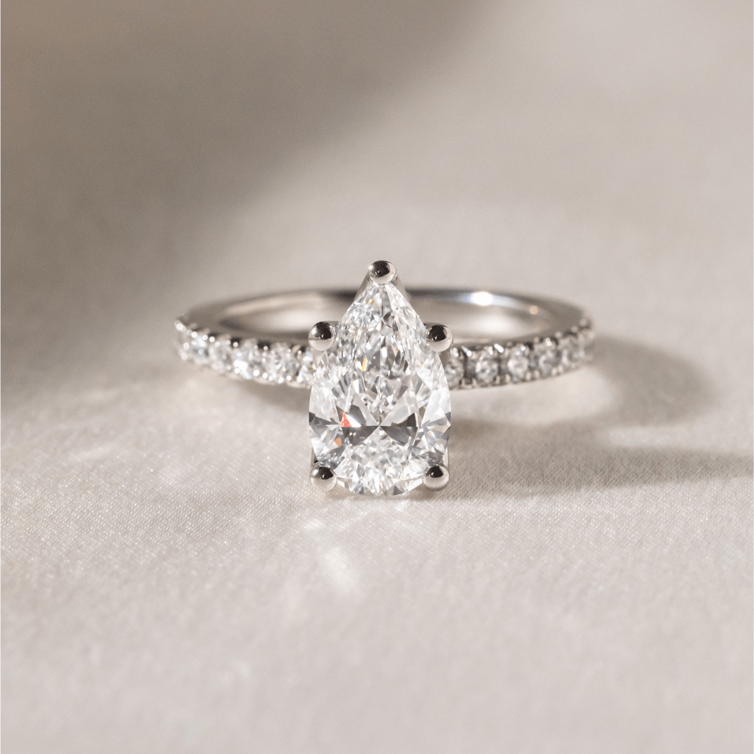 Solitaire-Oval Lab Grown Diamond Engagement Ring