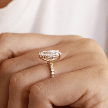 Solitaire-Oval Lab Grown Diamond Engagement Ring