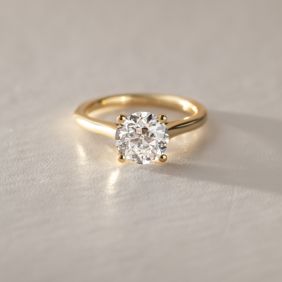 Solitaire-Round Lab Grown Diamond Engagement Ring