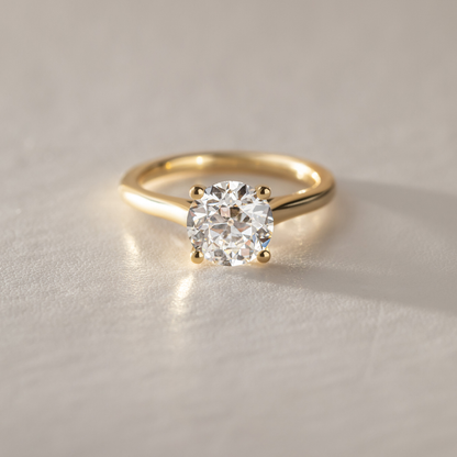 Solitaire-Round Lab Grown Diamond Engagement Ring