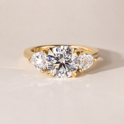 Solitaire-Oval Lab Grown Diamond Engagement Ring