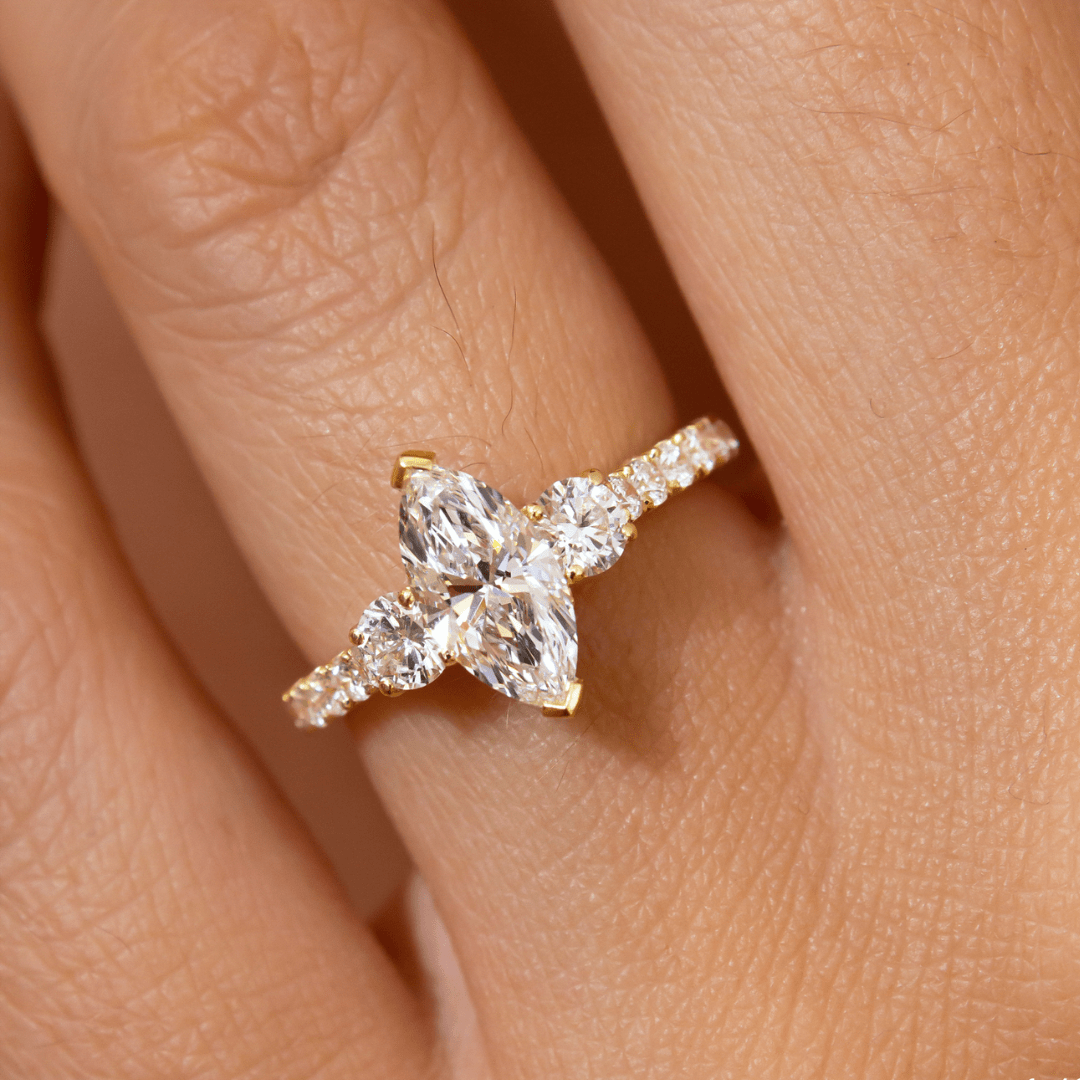 Solitaire-Oval Lab Grown Diamond Engagement Ring
