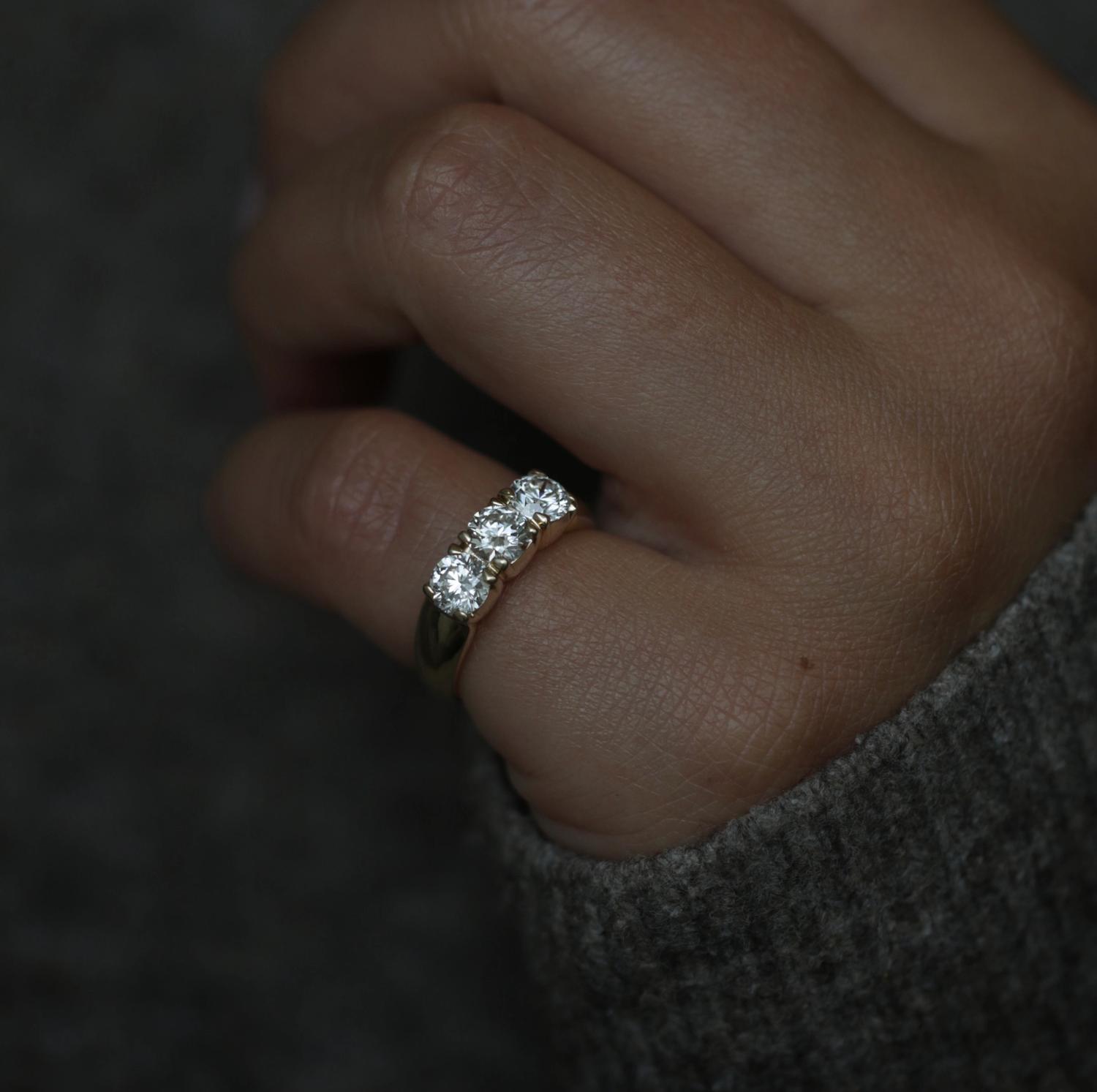 Eternal Elegance: 1.50 TCW Round Lab-Grown Diamond Trio Wedding Band 2