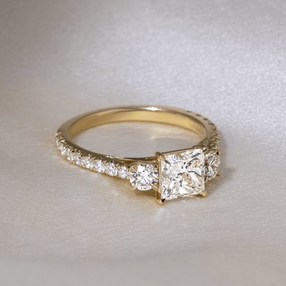 Solitaire-Oval Lab Grown Diamond Engagement Ring
