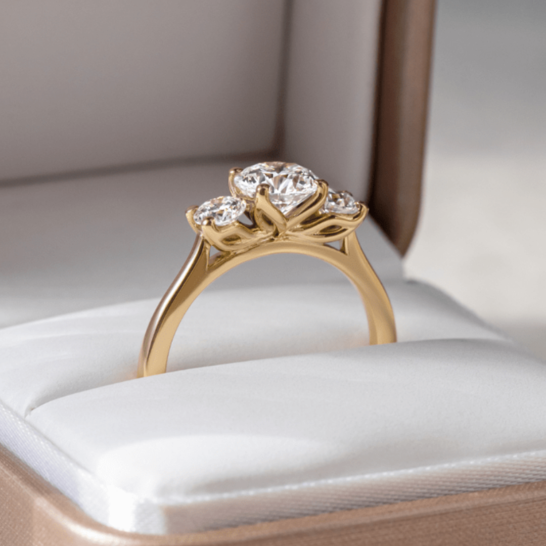 Solitaire-Oval Lab Grown Diamond Engagement Ring