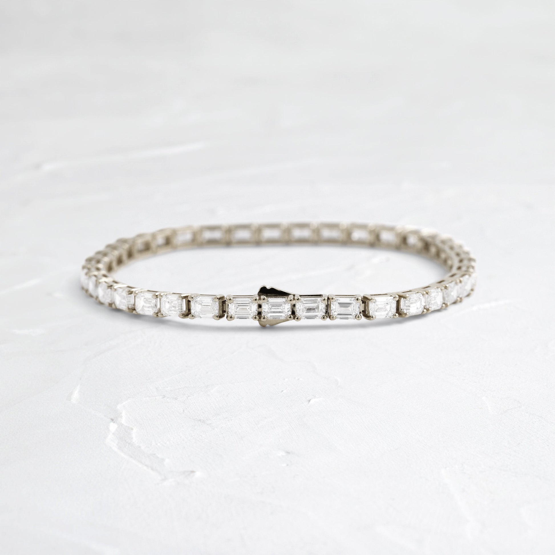 Solitaire Bezel-1.0 CT Oval Lab Grown Diamond Bracelets