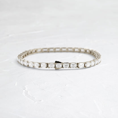 Solitaire Bezel-1.0 CT Oval Lab Grown Diamond Bracelets