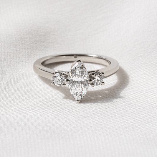 Solitaire-Oval Lab Grown Diamond Engagement Ring