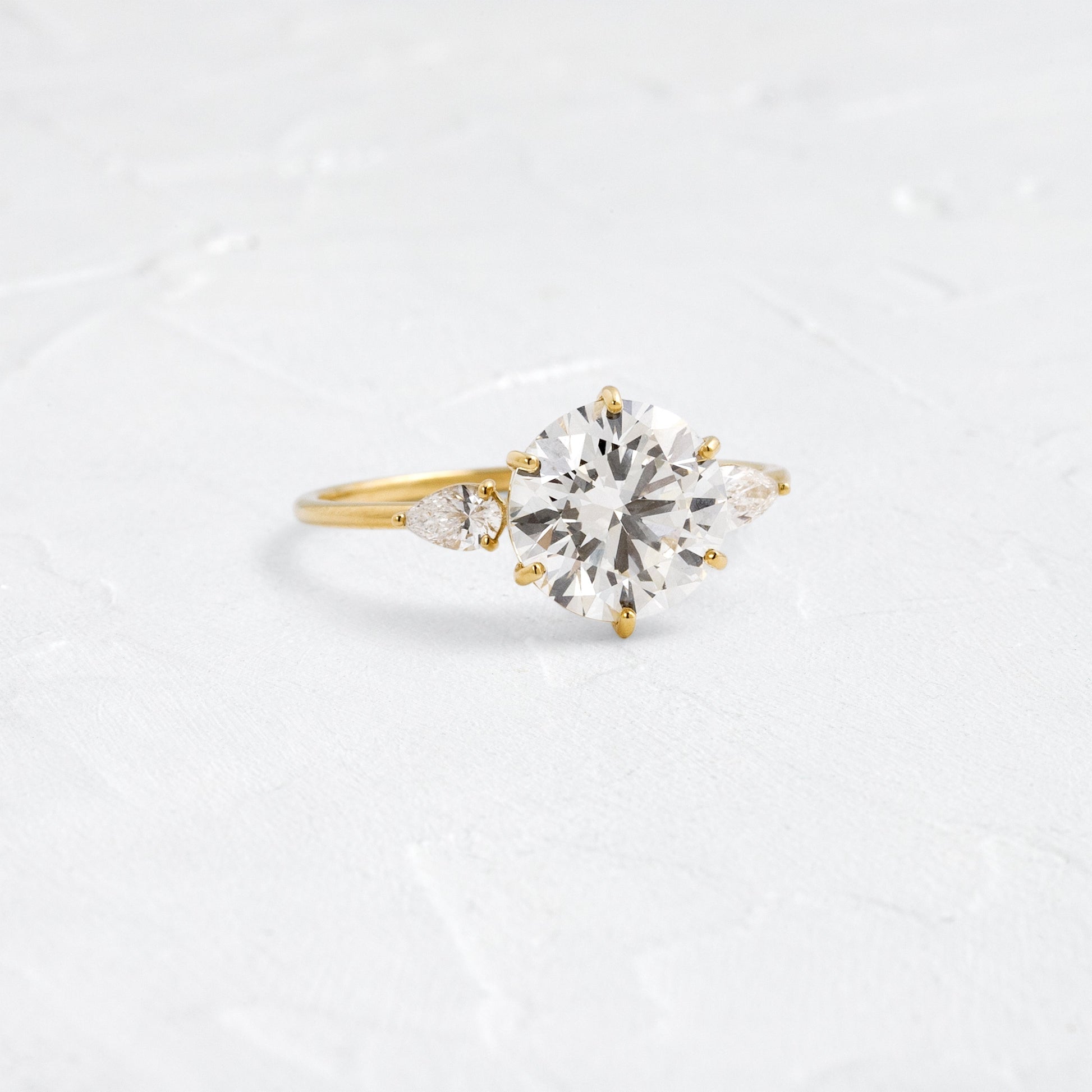 Solitaire-Oval Lab Grown Diamond Engagement Ring