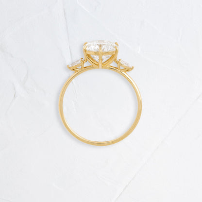 Solitaire-Oval Lab Grown Diamond Engagement Ring