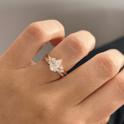 Solitaire-Oval Lab Grown Diamond Engagement Ring