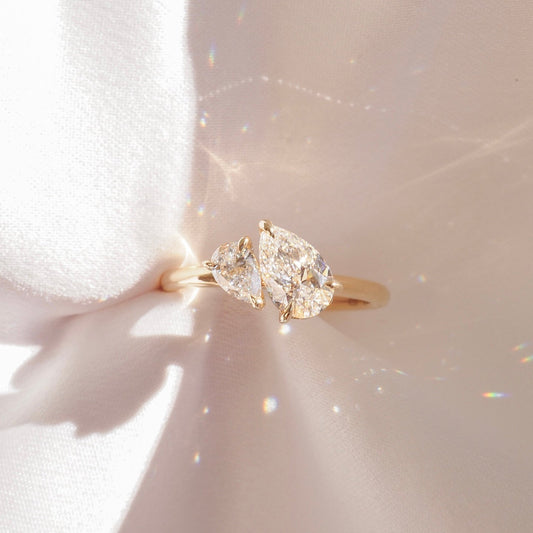 Solitaire-Oval Lab Grown Diamond Engagement Ring