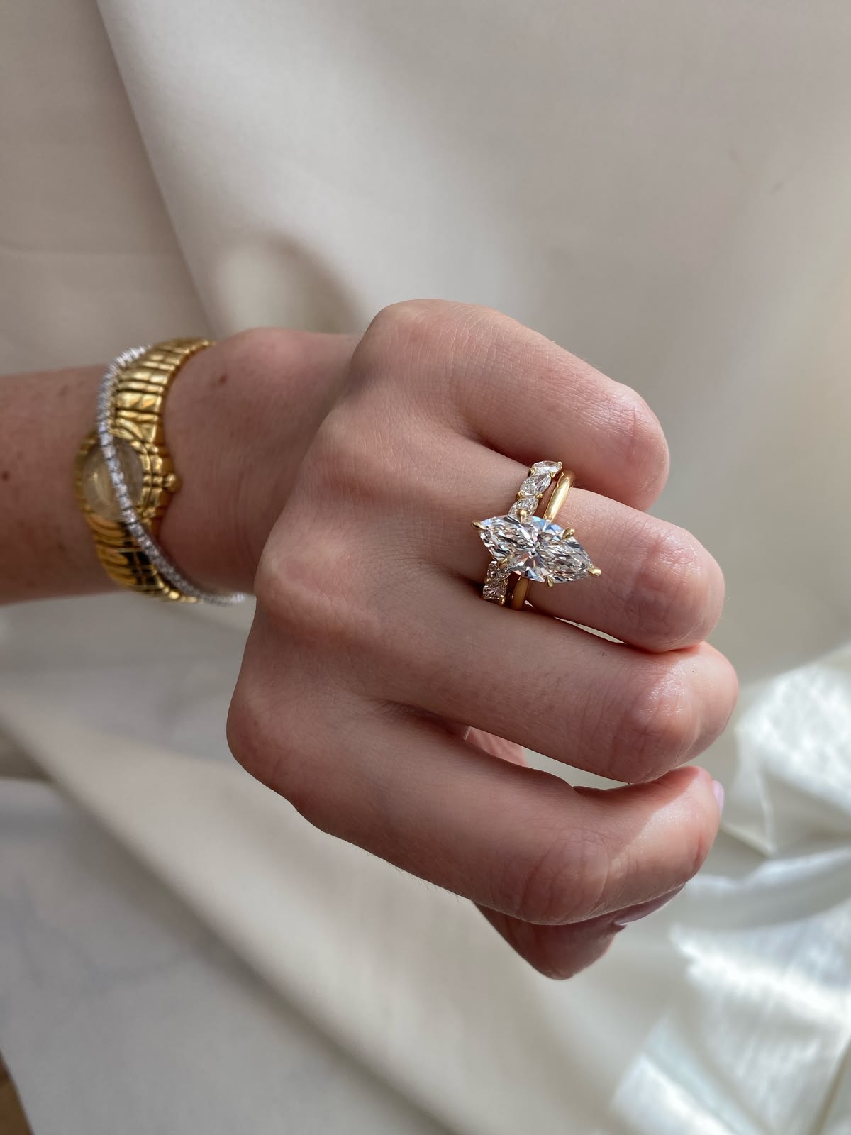 Solitaire-Oval Lab Grown Diamond Engagement Ring