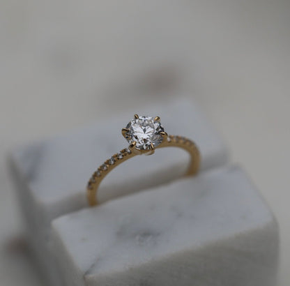 0.85 CT Round Cut Pave CVD E/VS1 Diamond Engagement Ring 6