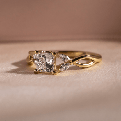 Solitaire-Oval Lab Grown Diamond Engagement Ring