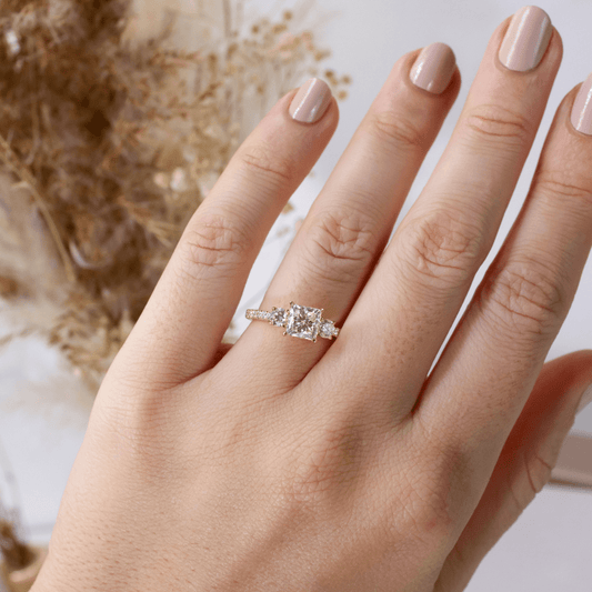 Solitaire-Oval Lab Grown Diamond Engagement Ring
