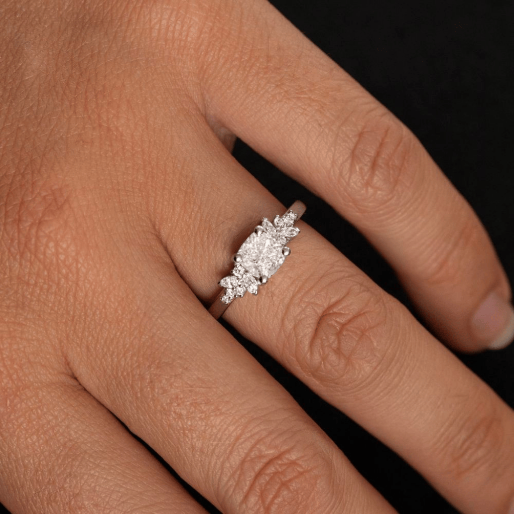 Solitaire-Oval Lab Grown Diamond Engagement Ring