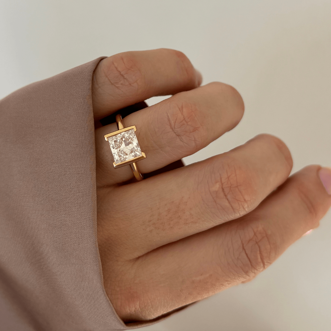 Solitaire-Oval Lab Grown Diamond Engagement Ring