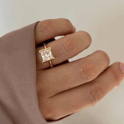 Solitaire-Oval Lab Grown Diamond Engagement Ring