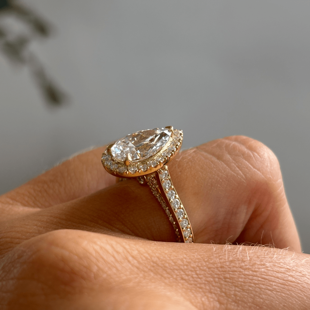 Solitaire-Oval Lab Grown Diamond Engagement Ring